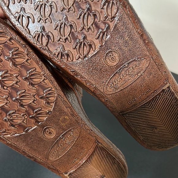 Brown Hawaiian classic Women's Sandals - Picture 2 of 2